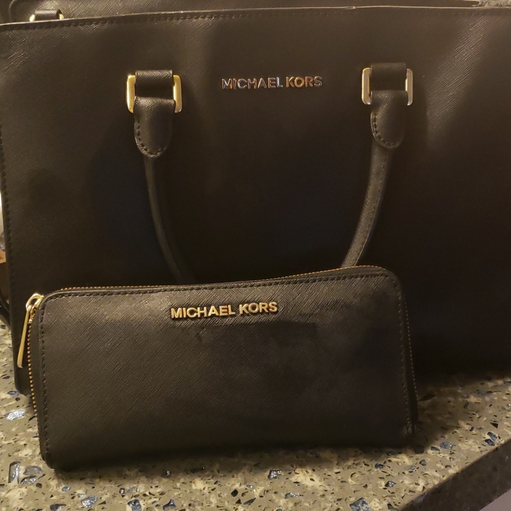 Michael Kors matching wallet and purse